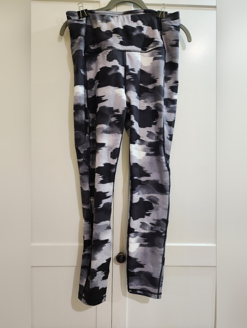 Black & Gray Camo Active Leggings